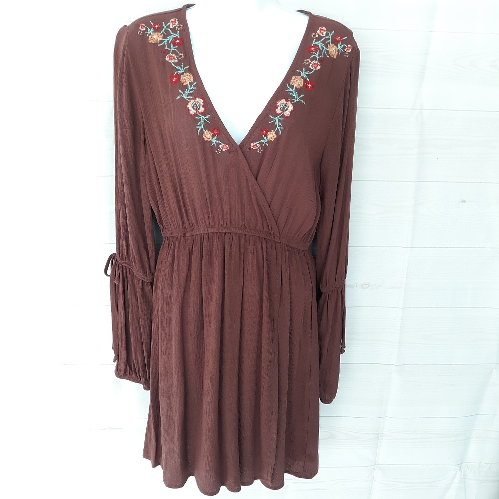 Parc & Lex faux wrap embroidered dress Size S